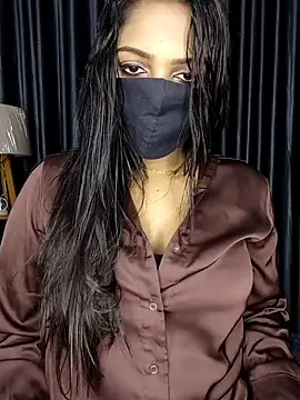 Webrowncouple online show from 6, 10, 2025