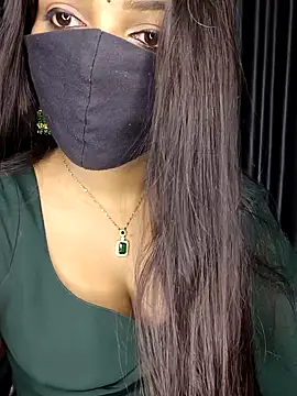 Webrowncouple online show from 5, 10, 2025