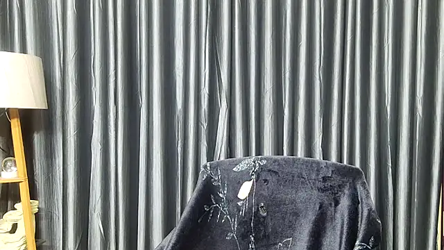 Webrowncouple online show from 8, 10, 2025