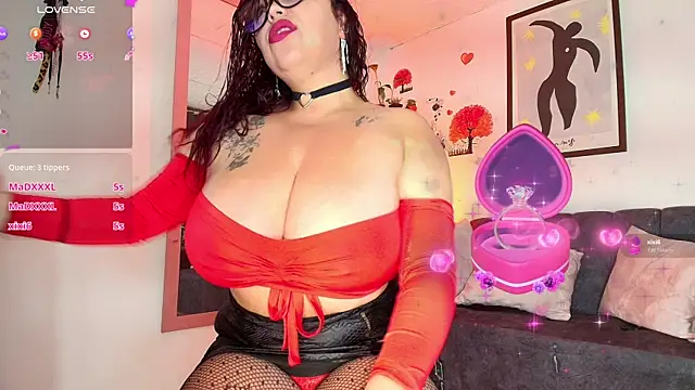 Snapshot of zully_jones chatting on 21, 11, 2025 zully jones online show from 21, 11, 2025