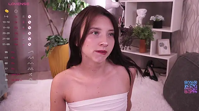 DaisyBlaze online show from 4, 10, 2025