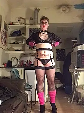 Sissy Cindy Whore online show from 1, 3, 2025