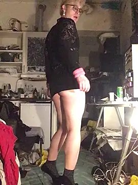 Sissy Cindy Whore online show from 28, 10, 2025