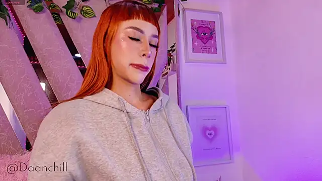 ScarlettRusso1 online show from 2, 6, 2026