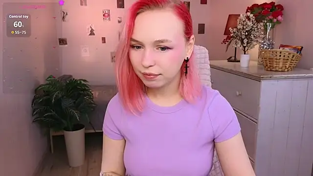 NaomiYoru online show from 26, 4, 2026