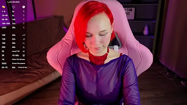 NaomiYoru online show from 10, 9, 2025