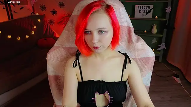 NaomiYoru online show from 23, 10, 2025