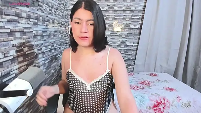 xxxEmmaxx online show from 4, 3, 2026