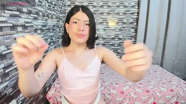 xxxEmmaxx online show from 6, 1, 2026