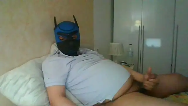 soumicuckold1 online show from 28, 4, 2026