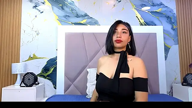 Snapshot of SofiaWhites chatting on 7, 5, 2026 SofiaWhites online show from 7, 5, 2026