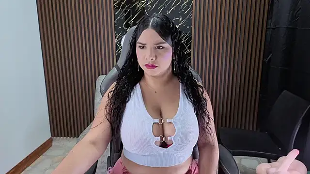 Emy topless online show from 11, 11, 2025