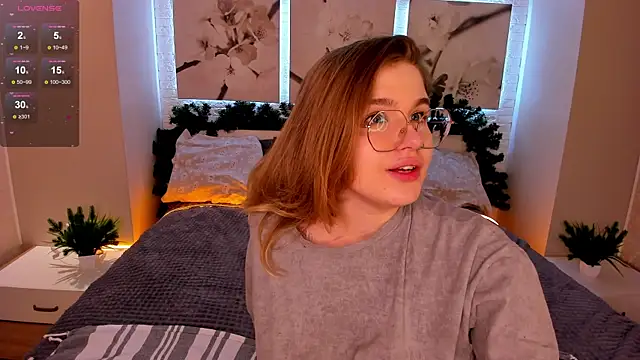 SophieMurrr online show from 2, 12, 2025