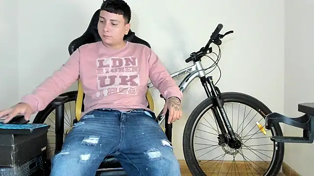 Snapshot of HELLSTAR chatting on 21, 10, 2025 HELLSTAR online show from 21, 10, 2025