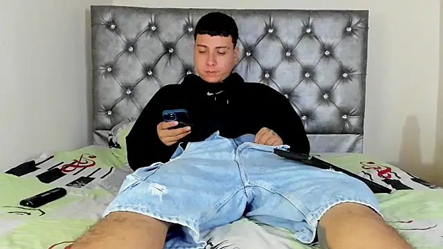 Snapshot of HELLSTAR chatting on 4, 10, 2025 HELLSTAR online show from 4, 10, 2025