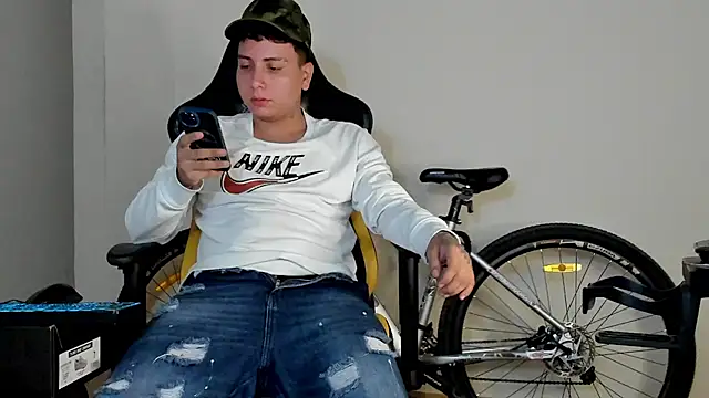 Snapshot of HELLSTAR chatting on 22, 10, 2025 HELLSTAR online show from 22, 10, 2025