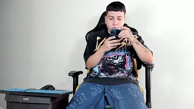 Snapshot of HELLSTAR chatting on 24, 11, 2025 HELLSTAR online show from 24, 11, 2025