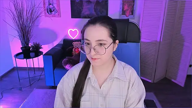 VirtuallVoyant online show from 5, 12, 2025