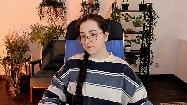 VirtuallVoyant online show from 3, 12, 2025