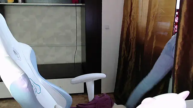 Snapshot of Cutti_Crystal chatting on 11, 2, 2026 Cutti Crystal online show from 11, 2, 2026