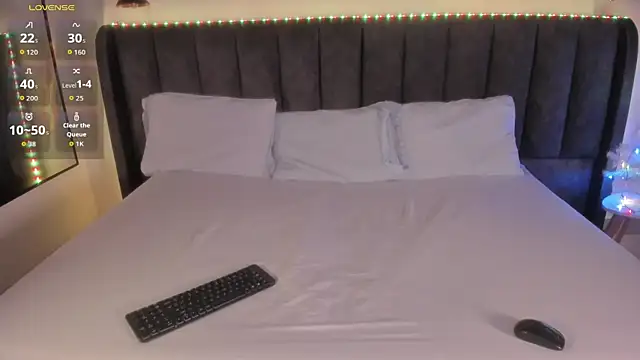 Sophie Smith19  online show from 17, 12, 2025