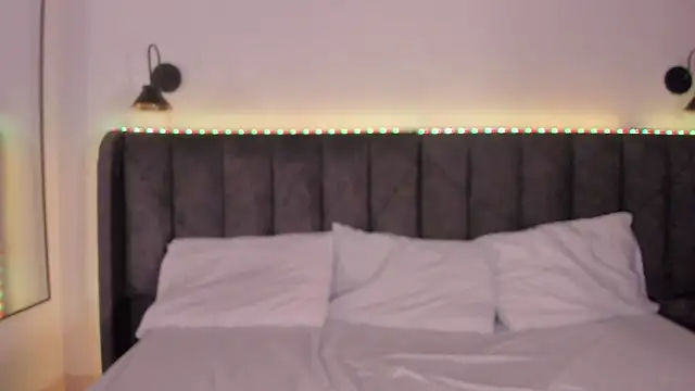 Sophie Smith19  online show from 29, 11, 2025