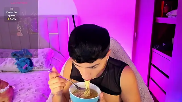 Matheewx m online show from 20, 3, 2026