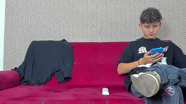 willy sexxx18 online show from 25, 2, 2026