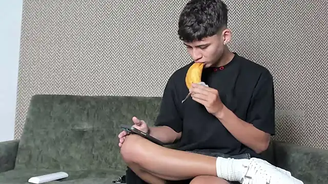 willy sexxx18 online show from 8, 11, 2025