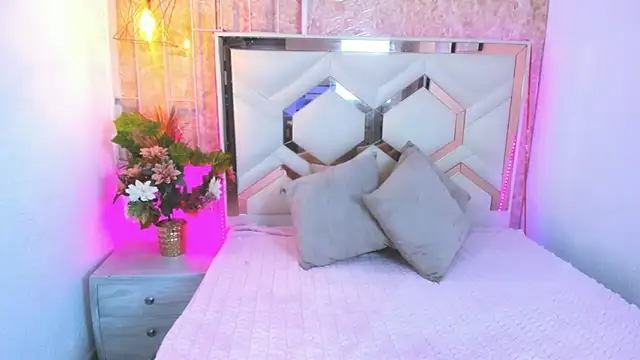 Venuss1  online show from 4, 10, 2025