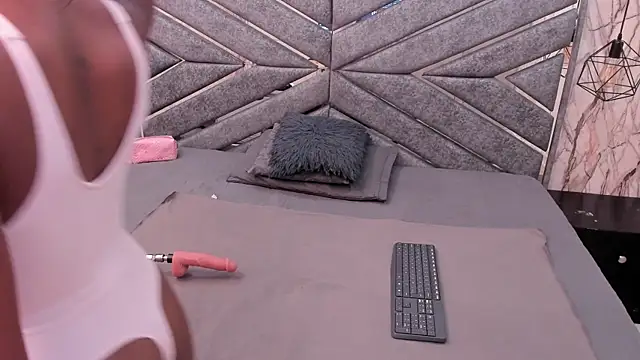 SASHA BROWNIE   online show from 10, 1, 2026