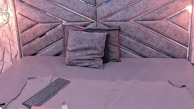 SASHA BROWNIE   online show from 17, 11, 2025