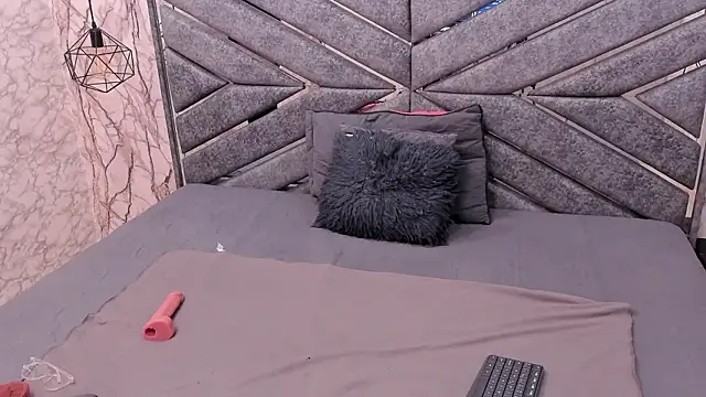 SASHA BROWNIE   online show from 24, 3, 2026