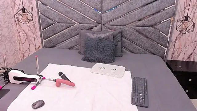 SASHA BROWNIE   online show from 12, 3, 2026