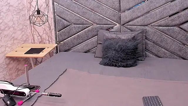 SASHA BROWNIE   online show from 12, 2, 2026