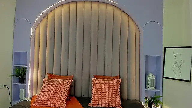 Taylorsmitth  online show from 13, 9, 2025