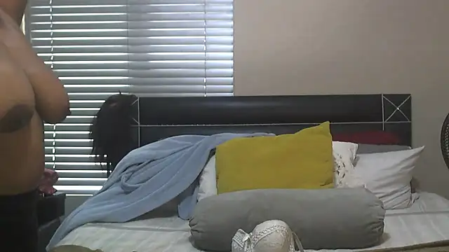 Snapshot of SweetBerryBliss chatting on 17, 11, 2025 SweetBerryBliss online show from 17, 11, 2025