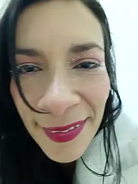 Snapshot of kim_lebanon chatting on 11, 11, 2025 kim lebanon online show from 11, 11, 2025