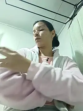 Snapshot of kim_lebanon chatting on 25, 9, 2025 kim lebanon online show from 25, 9, 2025