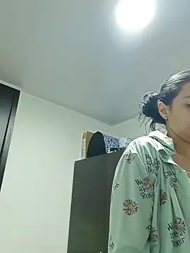 Snapshot of kim_lebanon chatting on 17, 9, 2025 kim lebanon online show from 17, 9, 2025