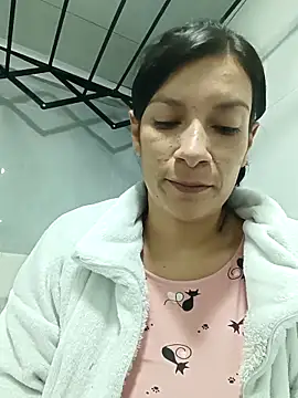 Snapshot of kim_lebanon chatting on 1, 10, 2025 kim lebanon online show from 1, 10, 2025