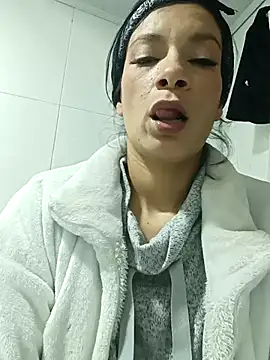 Snapshot of kim_lebanon chatting on 11, 10, 2025 kim lebanon online show from 11, 10, 2025