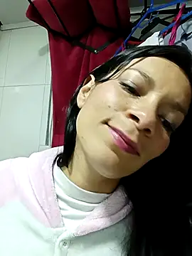 Snapshot of kim_lebanon chatting on 14, 12, 2025 kim lebanon online show from 14, 12, 2025