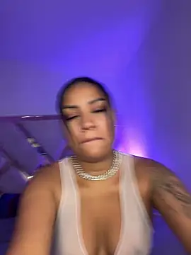 Snapshot of MarianaaSantos chatting on 2, 4, 2026 MarianaaSantos online show from 2, 4, 2026