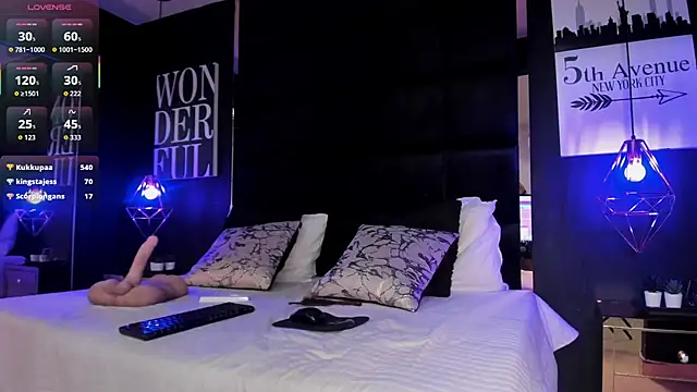 MarianaaSantos online show from 4, 10, 2025