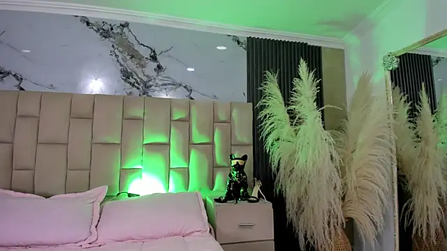 cloesummerr  online show from 18, 4, 2026