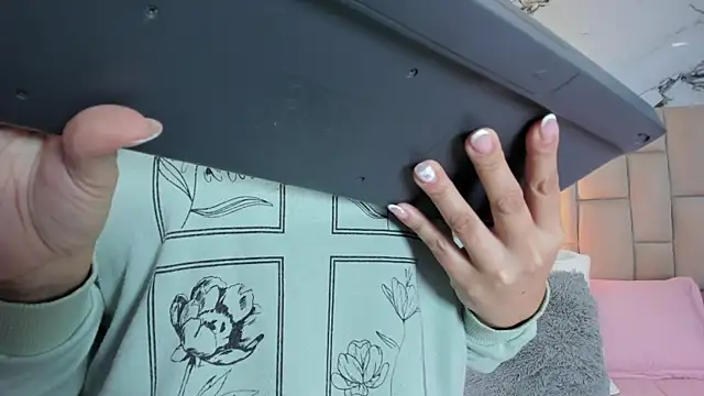 cloesummerr  online show from 25, 3, 2026