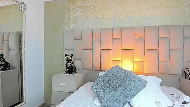 Snapshot of cloesummerr_ chatting on 25, 11, 2025 cloesummerr online show from 25, 11, 2025