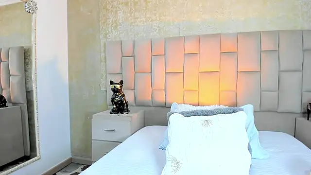 Snapshot of cloesummerr_ chatting on 8, 11, 2025 cloesummerr online show from 8, 11, 2025