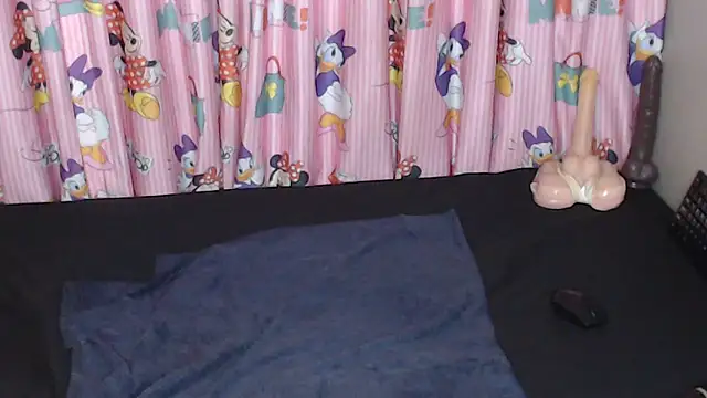 TrishahXo online show from 27, 5, 2026